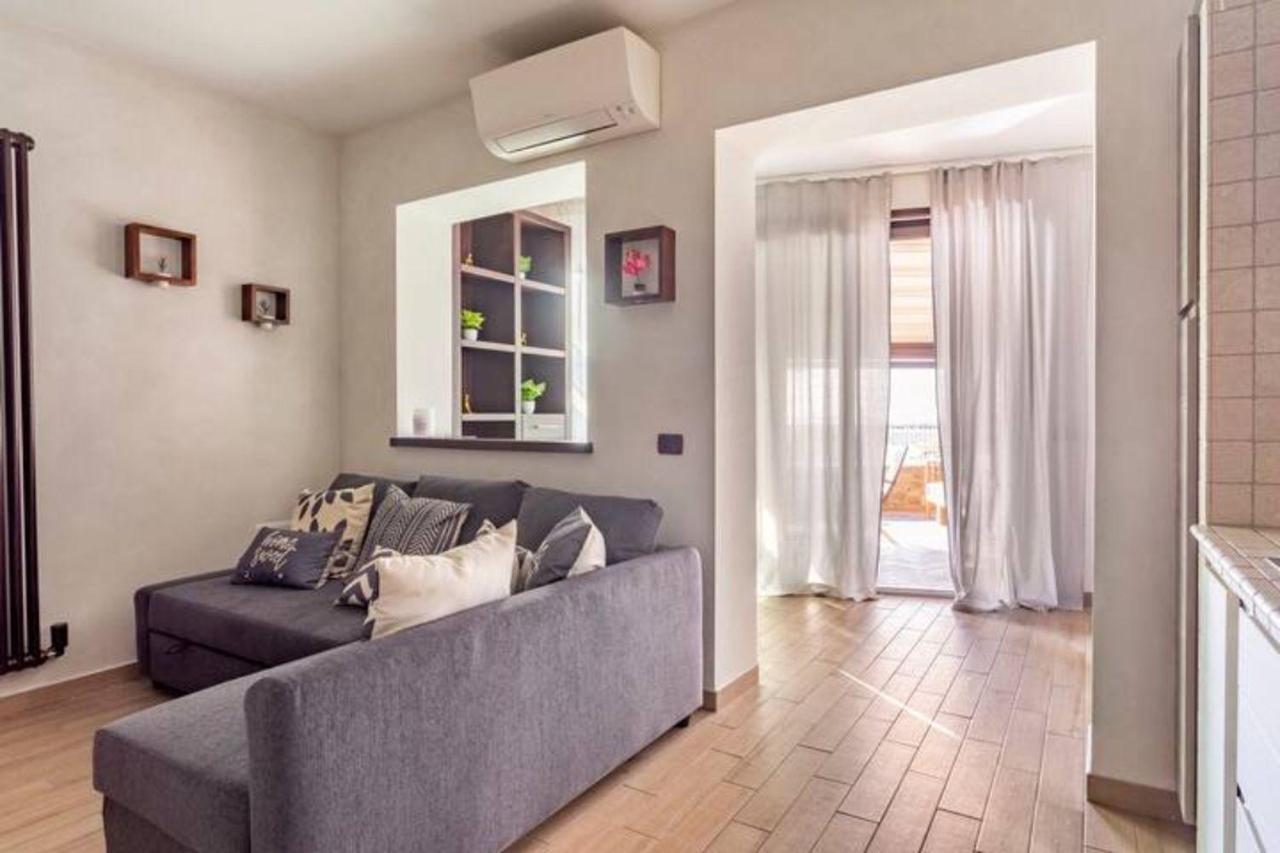 Old Lighthouse - Beach Apartment - Fiumicino Airport Exteriör bild